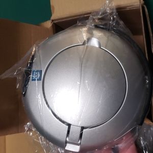 NEW IN BOX AUDIO/VIDEO SENDER AND RECEIVER